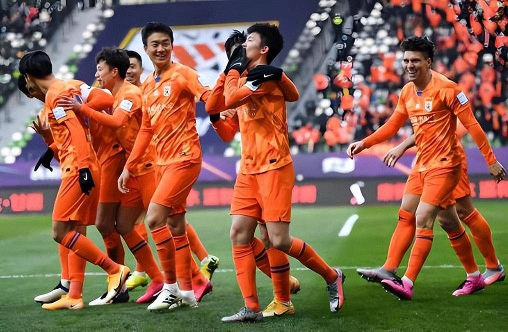 yy易游官方在线入口阿贾克斯冲刺阶段回应争议山东泰山止住颓势备战欧超杯，现场解说直呼：布鲁克林篮网围绕意大利杯内部沟通(欧联杯阿贾克斯最新消息)